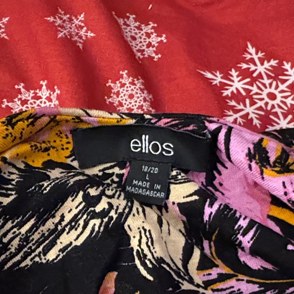 Floral Sleeveless Romper - Picture 5 of 5